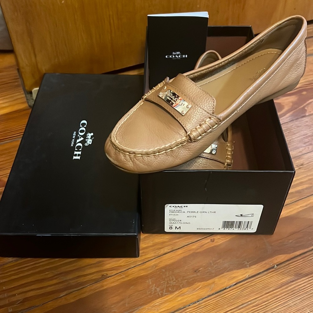 New. Never worn. Size 8.